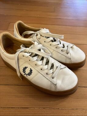 Fred Perry White Leather Low-Top Sneakers with Gum Sole